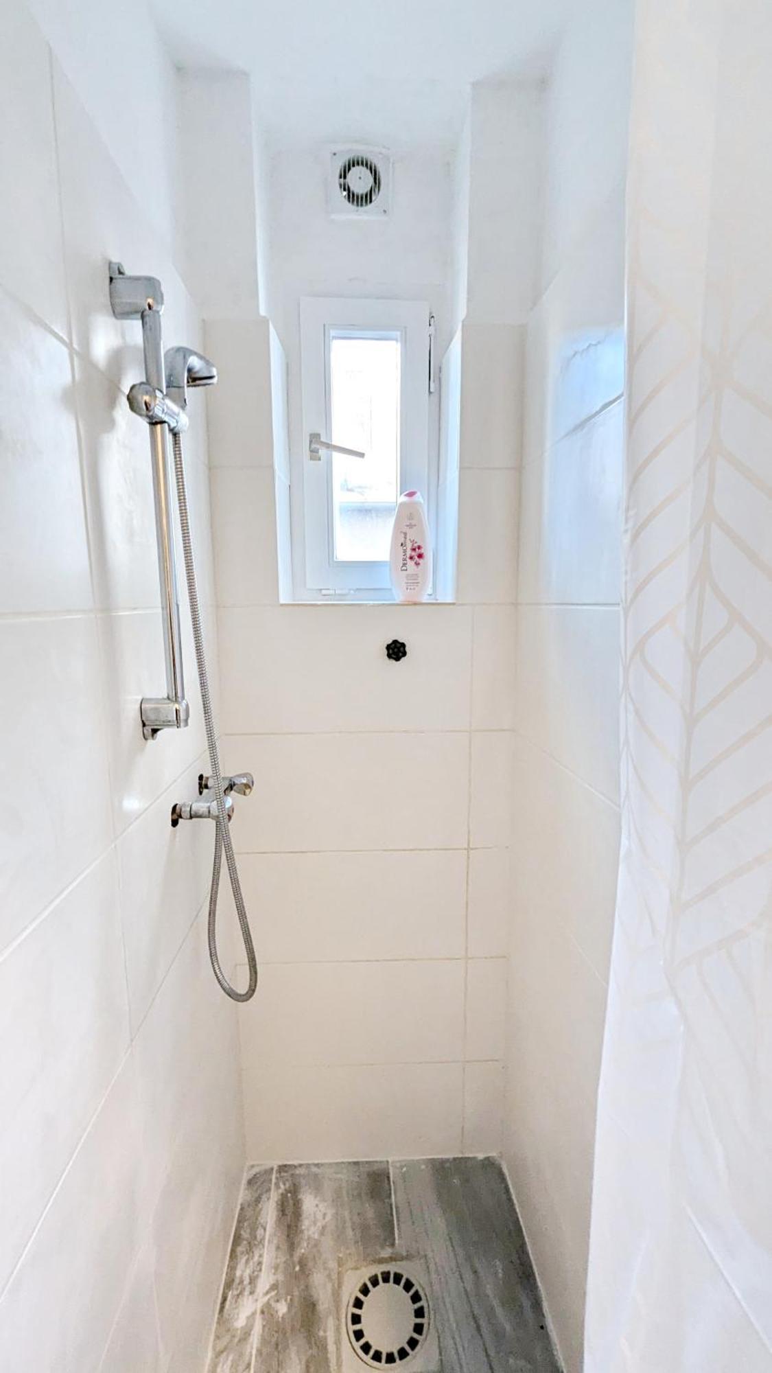 Privatunterkunft Cozy In Lugner City Area *