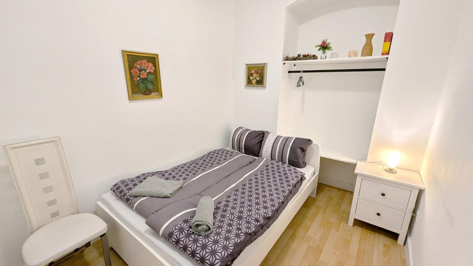 Cozy In Lugner City Area Privatunterkunft