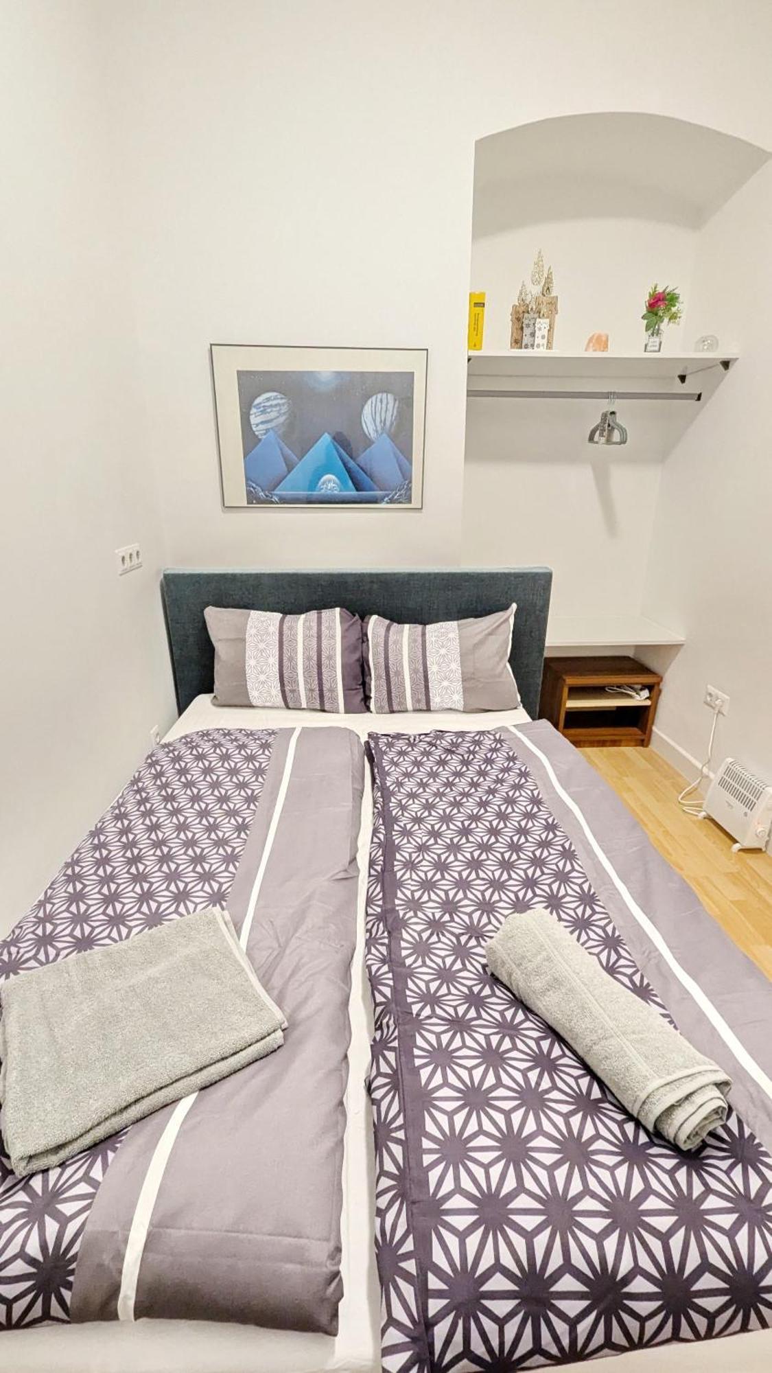 Cozy In Lugner City Area Privatunterkunft